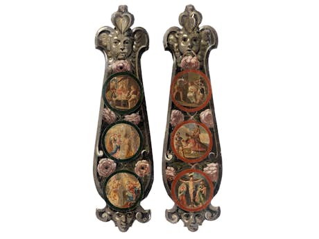 Paar dekorative bemalte Wandpaneele in Balusterform
